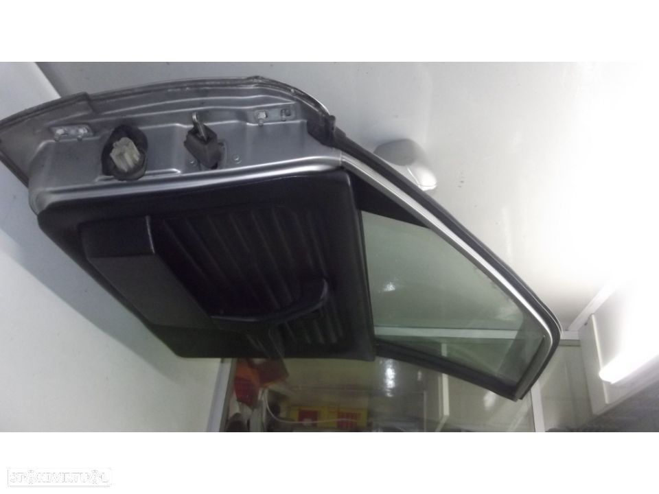 Bmw E-30 porta frente direita com vidros eléctricos - 2