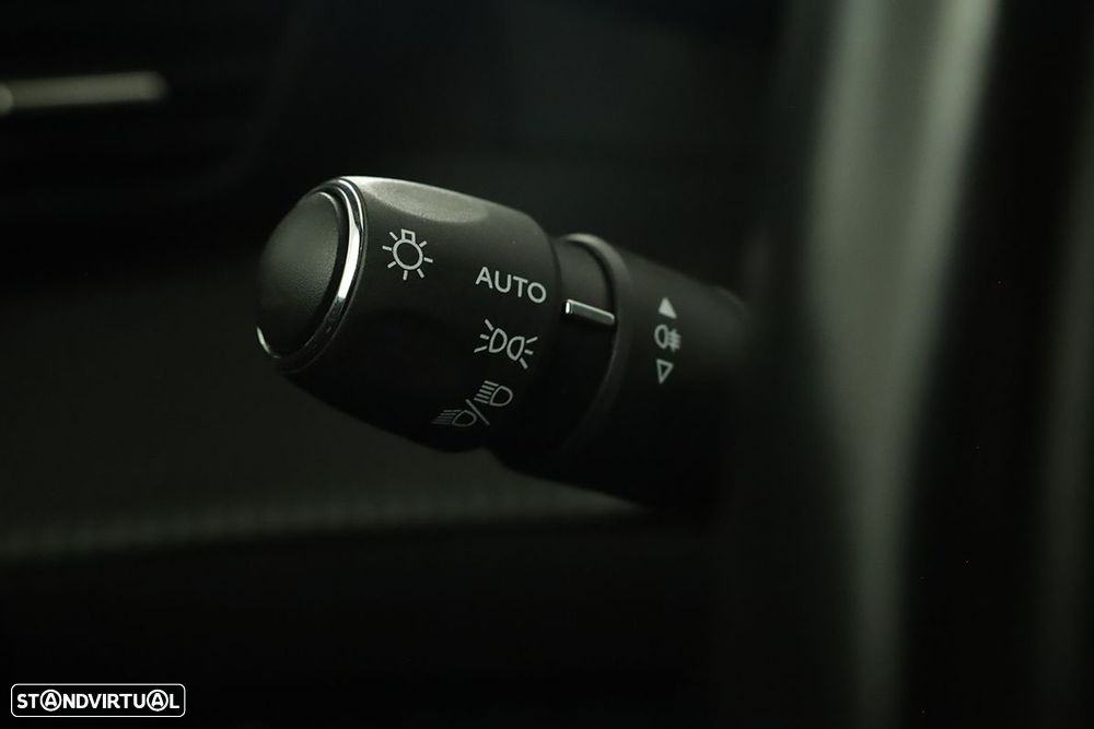 Peugeot 2008 1.2 PureTech GT EAT8 - 17
