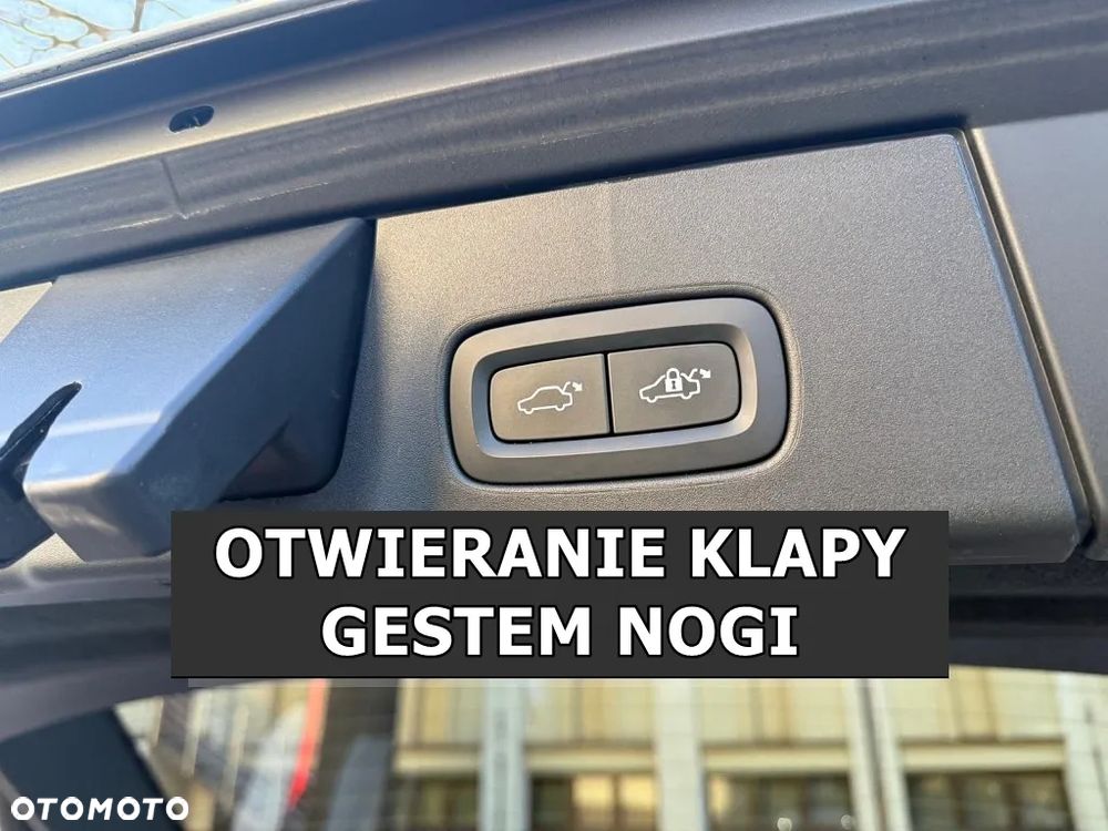 Volvo V90 Cross Country - 34