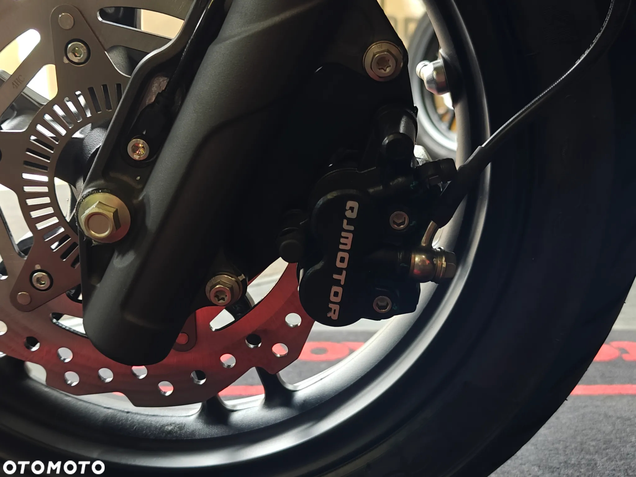 QJMOTOR MTX 125 - 8