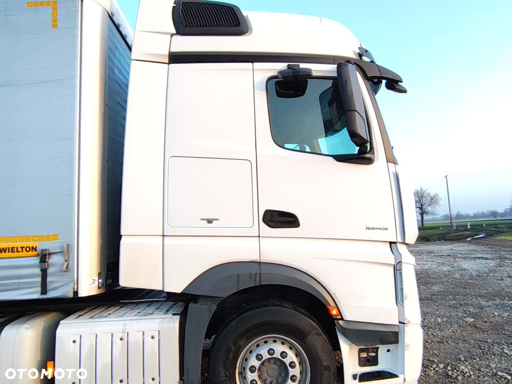 Mercedes-Benz Stream Space Standard - 24