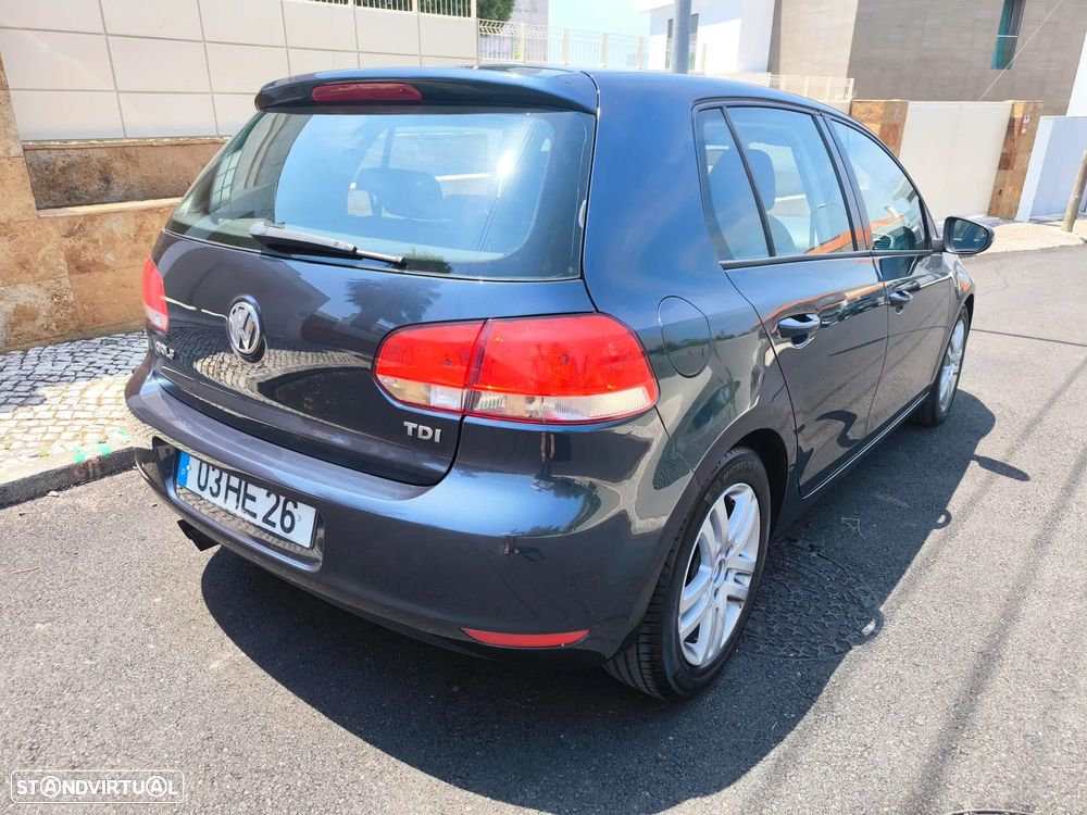 VW Golf 2.0 TDi Confortline - 23