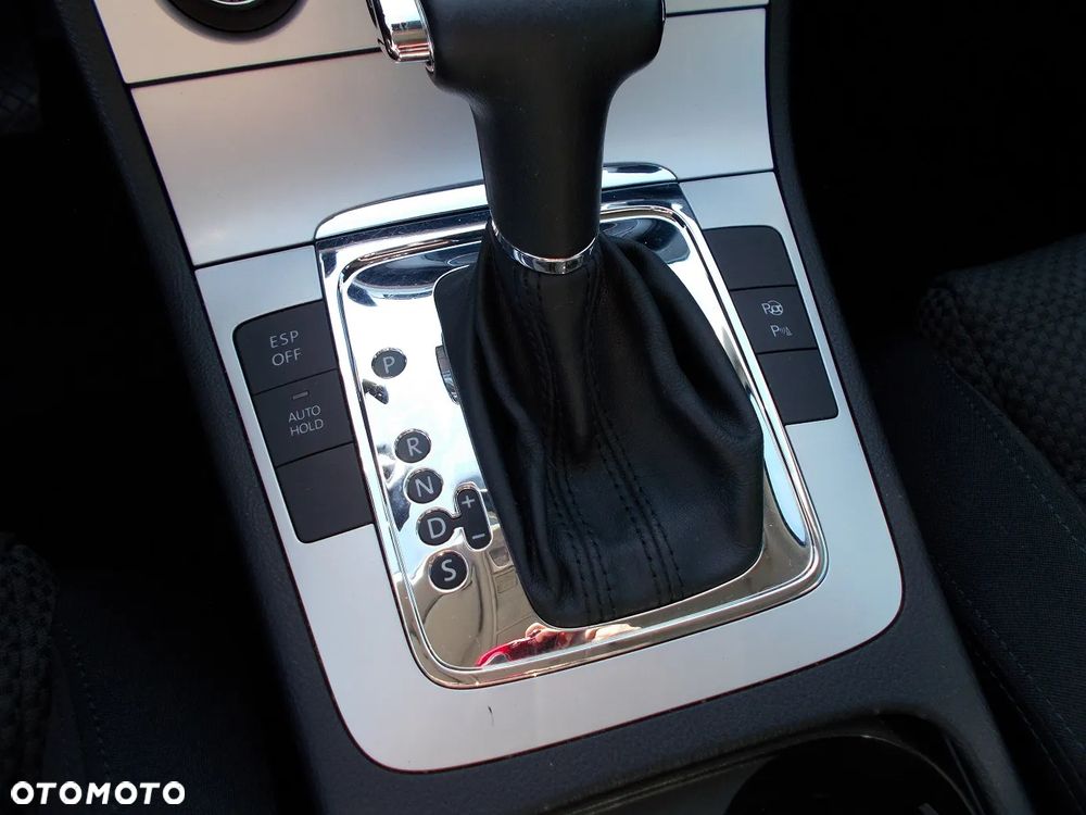 Volkswagen Passat 1.8 TSI Sportline Tiptr - 23