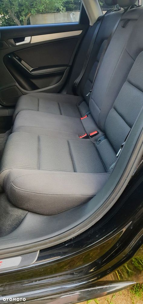 Audi A4 Limousine 2.0 TDI DPF clean diesel Ambiente - 12