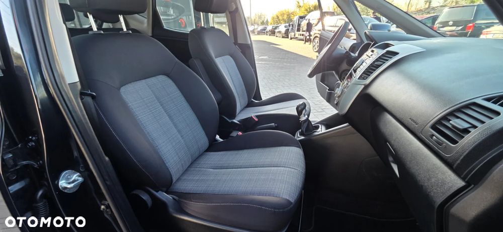 Kia Venga 1.6 CRDi 128 Titanium Collection - 35