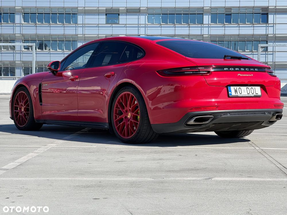 Porsche Panamera 4 E-Hybrid - 1