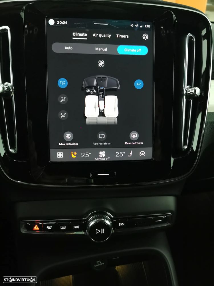 Volvo XC 40 2.0 B3 Plus Dark - 21