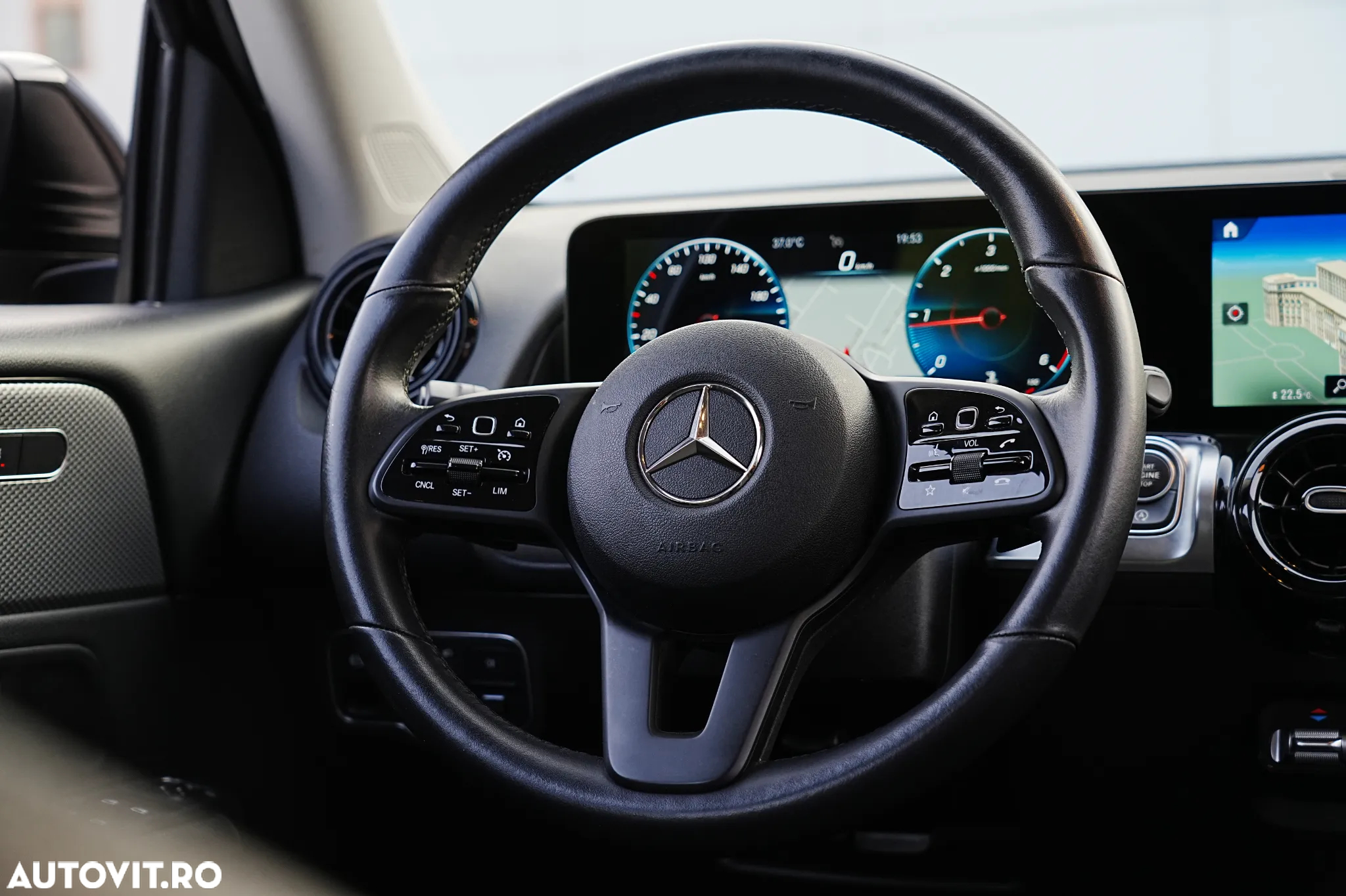 Mercedes-Benz GLB 200 d 8G-DCT - 25