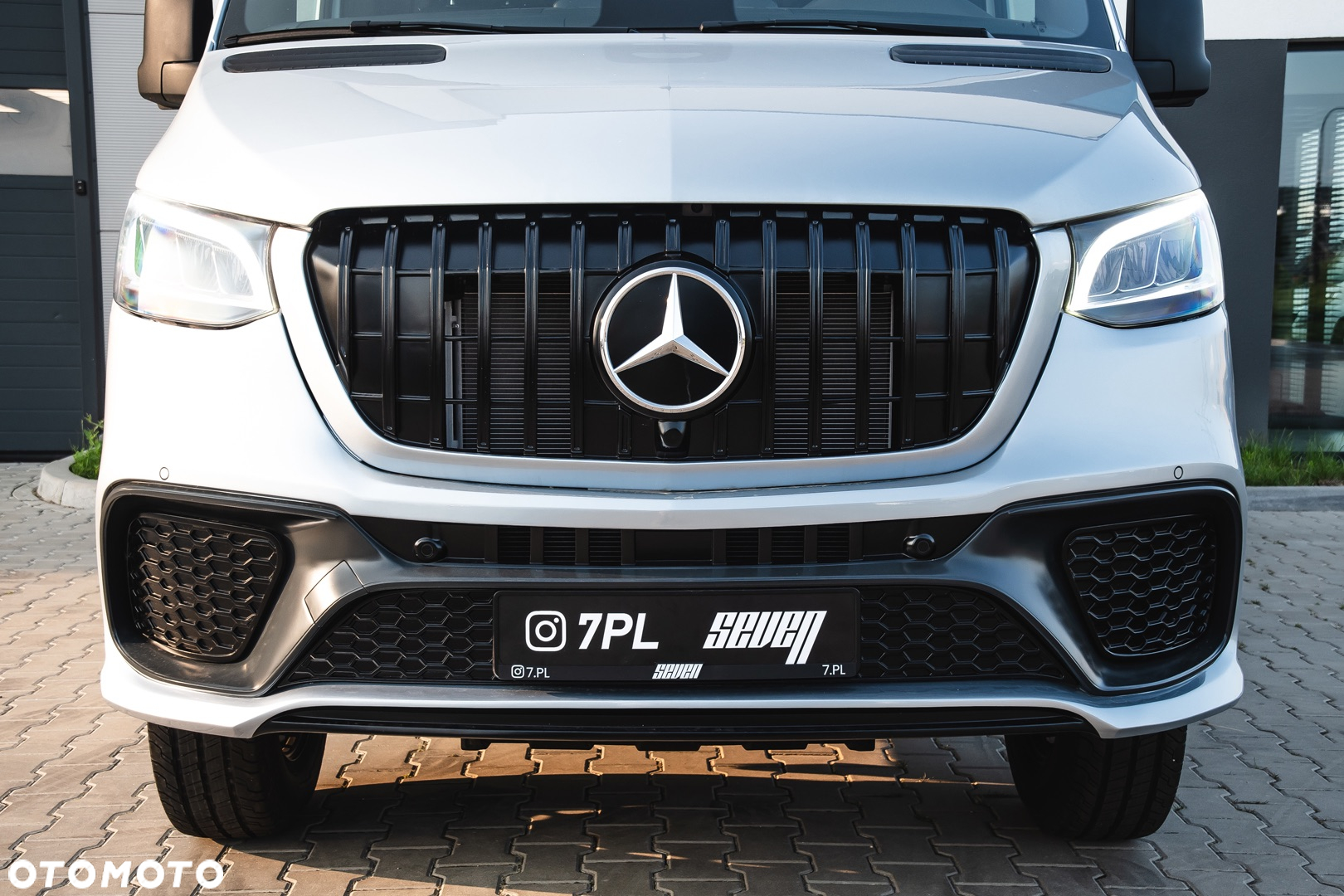 Mercedes-Benz Sprinter - 12