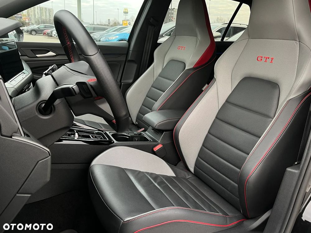 Volkswagen Golf - 6