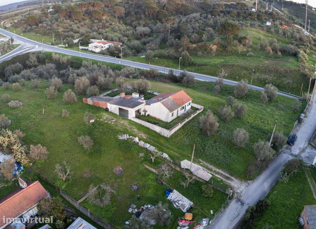 Moradia para Remodelação: O seu Refúgio à Beira-Rio - Grande imagem: 2/22