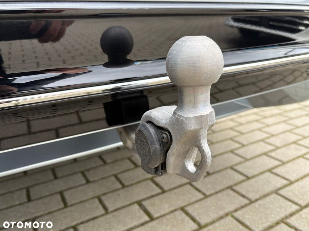 Volkswagen Passat Variant 2.0 TDI EVO Elegance DSG - 24