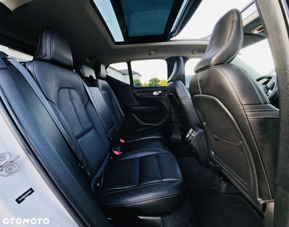 Volvo XC 40 T5 AWD Momentum Pro - 9