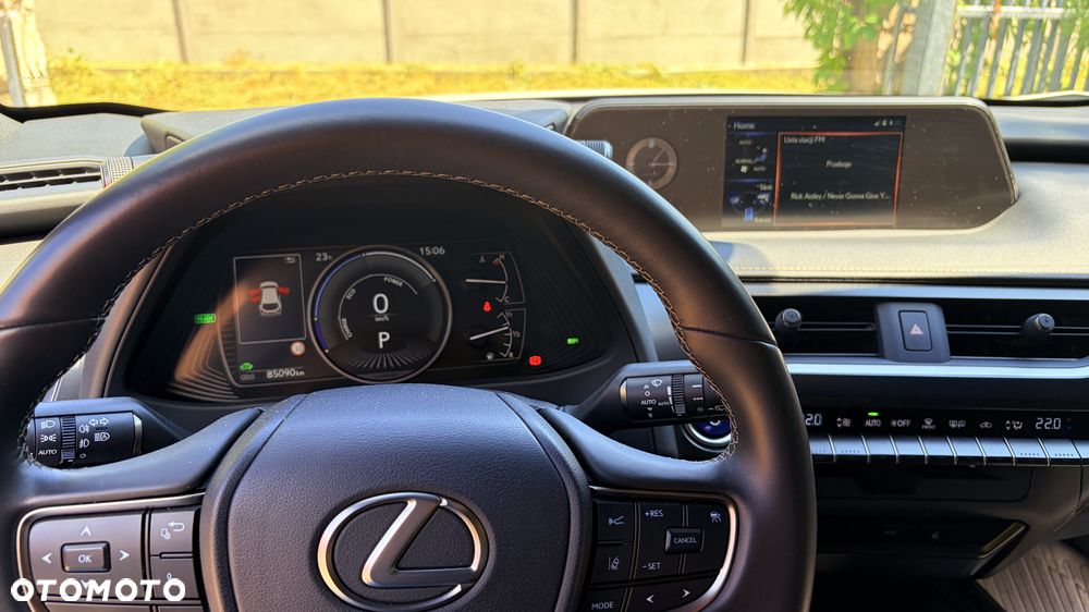 Lexus UX - 3