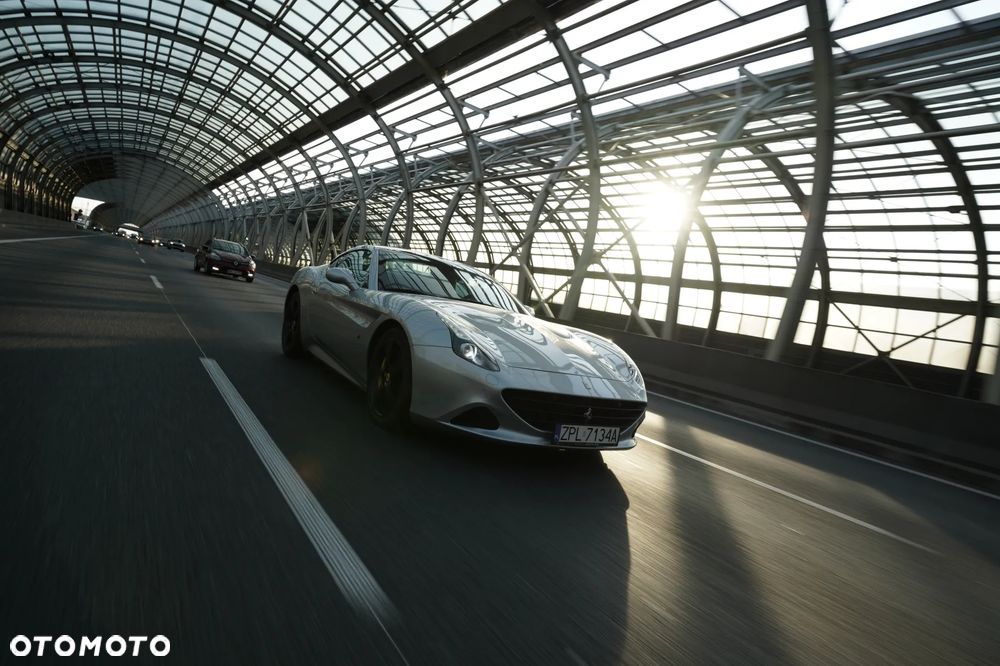 Ferrari California T - 6