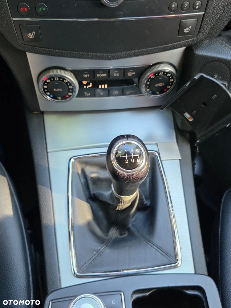 Mercedes-Benz Klasa C 220 CDI Elegance - 34