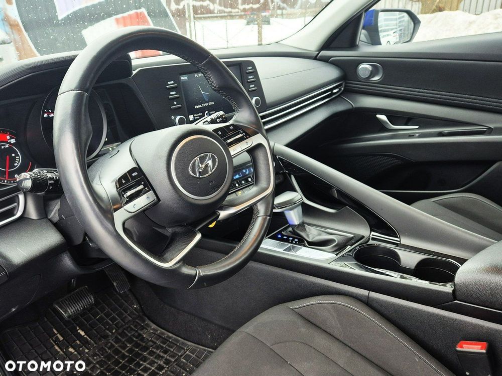 Hyundai Elantra - 10