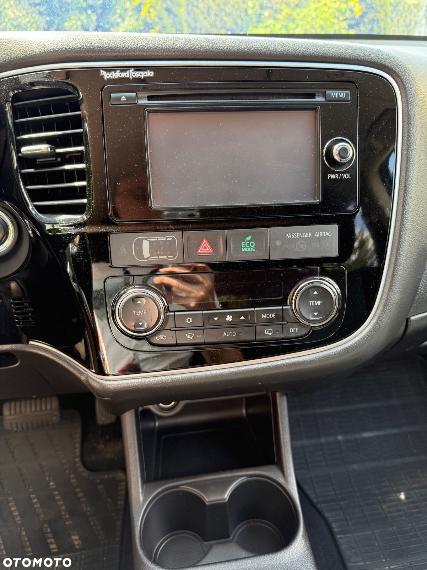 Mitsubishi Outlander 2.0 Instyle + 4WD CVT - 17