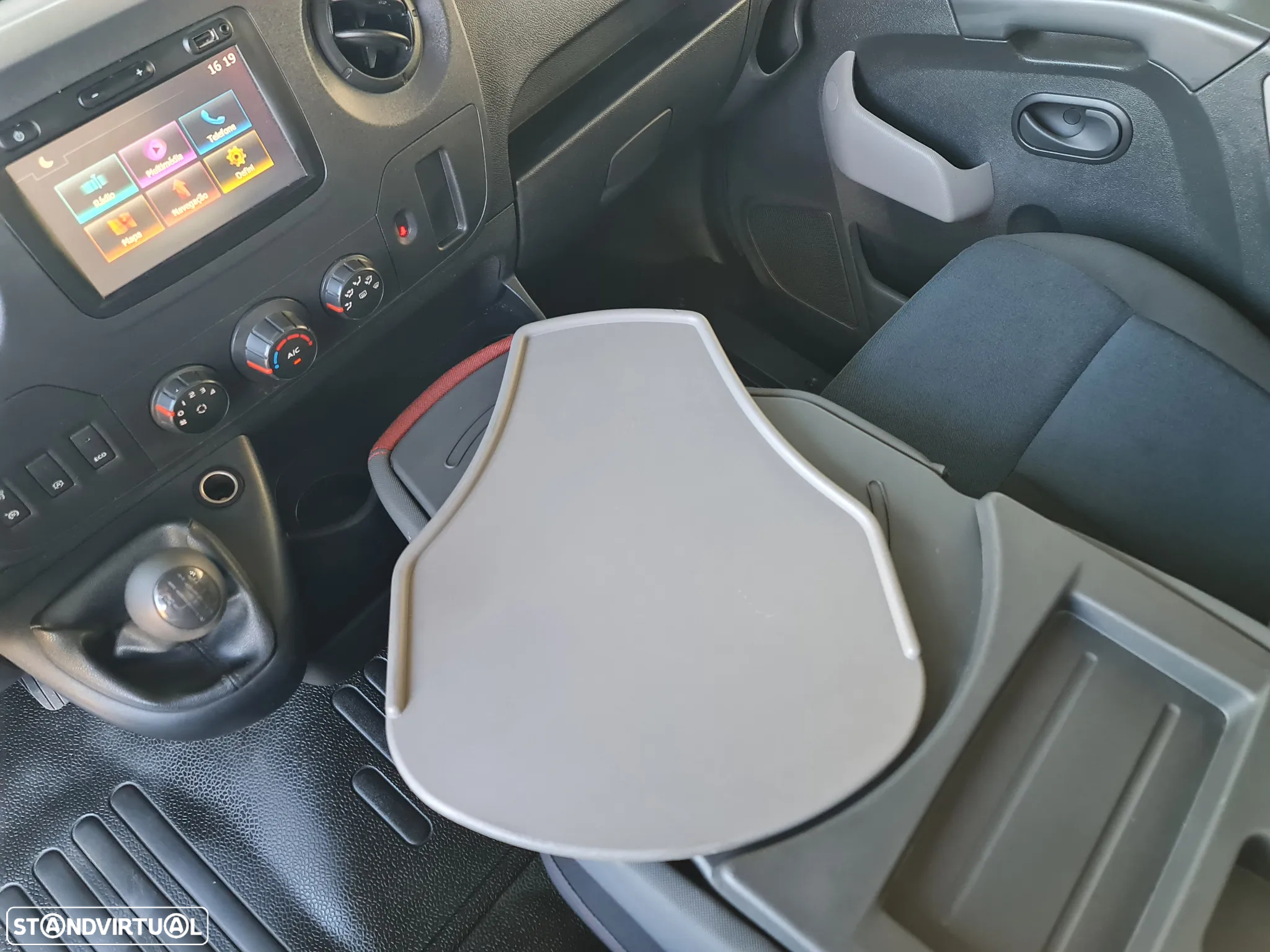 Renault Master 2.3 Dci 145CV L1H2 * STILL*  IVA DEDUTÍVEL - 48
