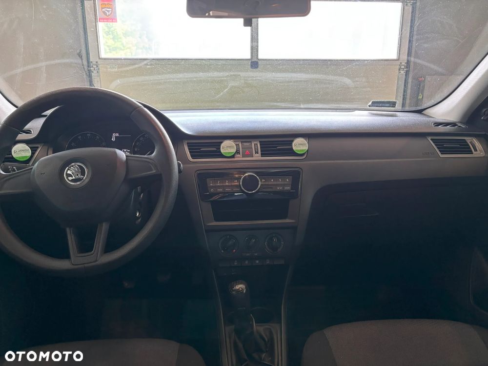 Skoda RAPID 1.2 TSI Active - 14