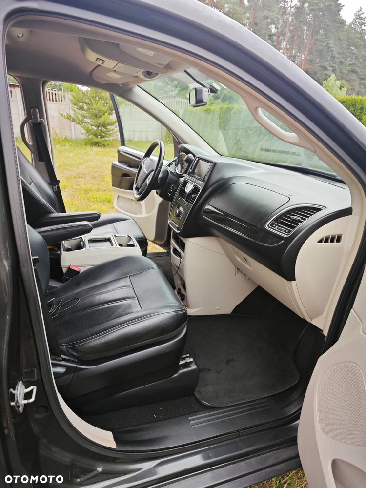 Chrysler Town & Country 3.6 Touring - 11