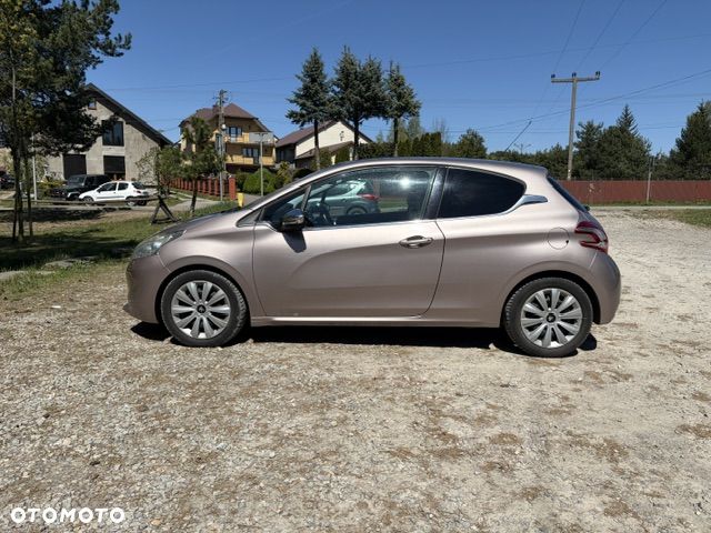 Peugeot 208 - 2