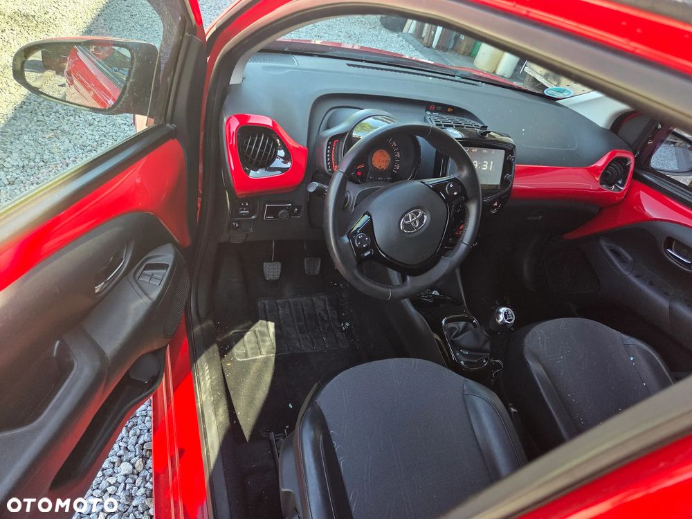 Toyota Aygo x-clusiv - 6