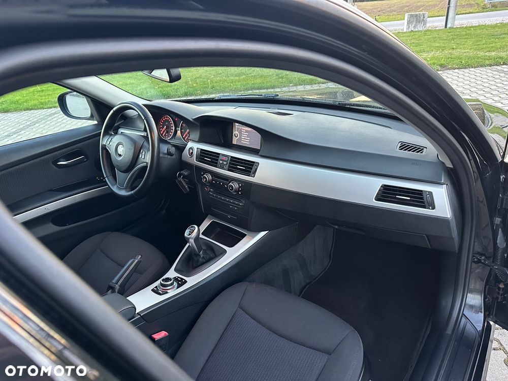 BMW Seria 3 320i Edition Exclusive - 13