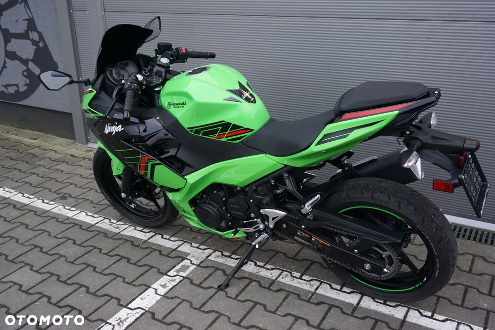 Kawasaki Ninja 400 - 12