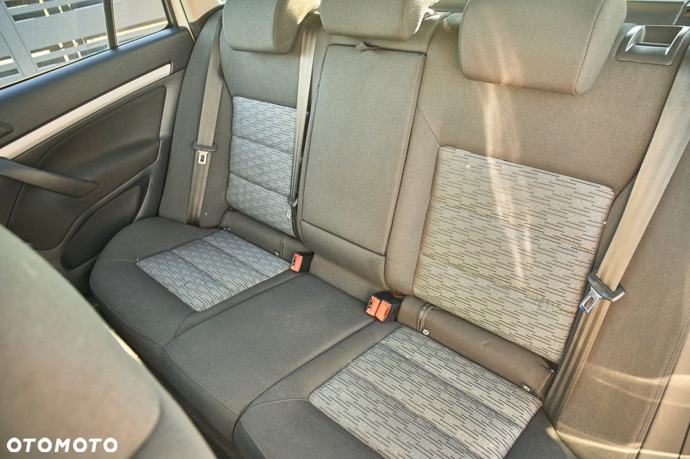 Skoda Octavia 1.6 TDI DPF Elegance - 33