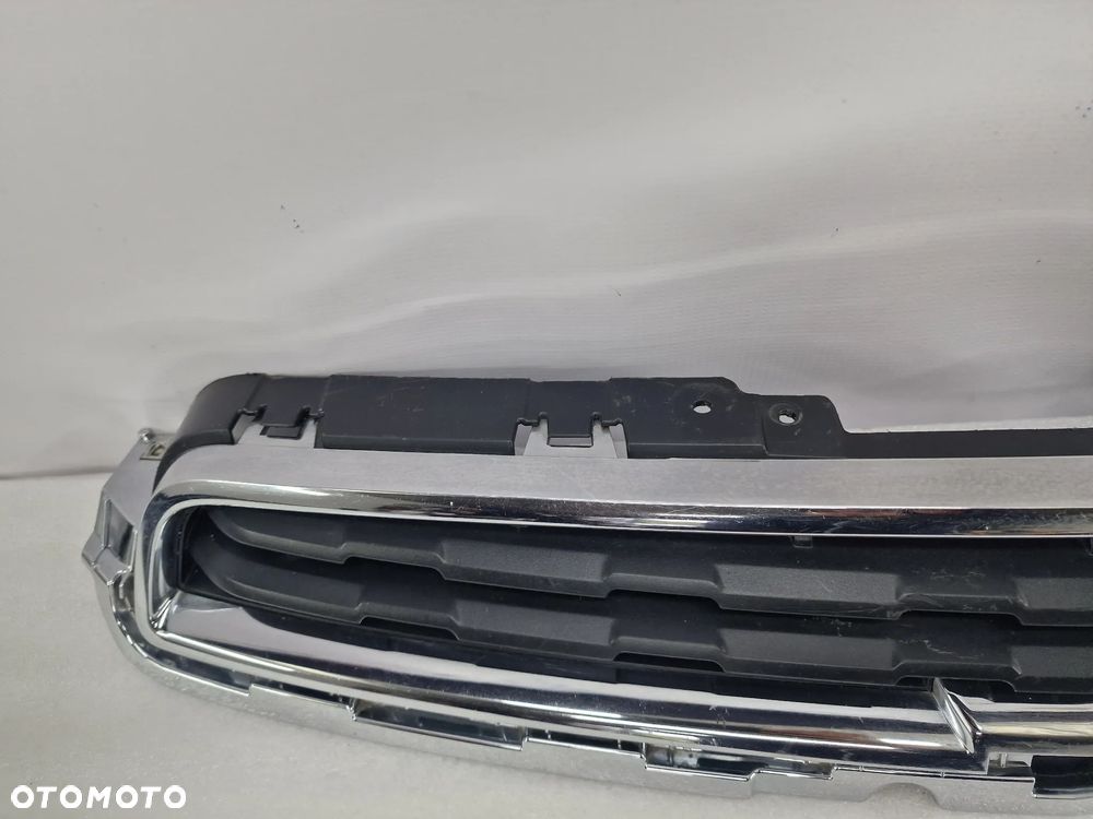 CHEVROLET TRAX 15- ATRAPA / GRILL / KRATKA ŚRODKOWA ZDERZAKA PRZEDNIEGO PRZÓD , NR 95235146 , NR AUKCJI KR171 - 7