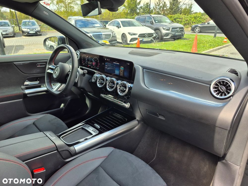 Mercedes-Benz GLA 200 AMG Line - 29