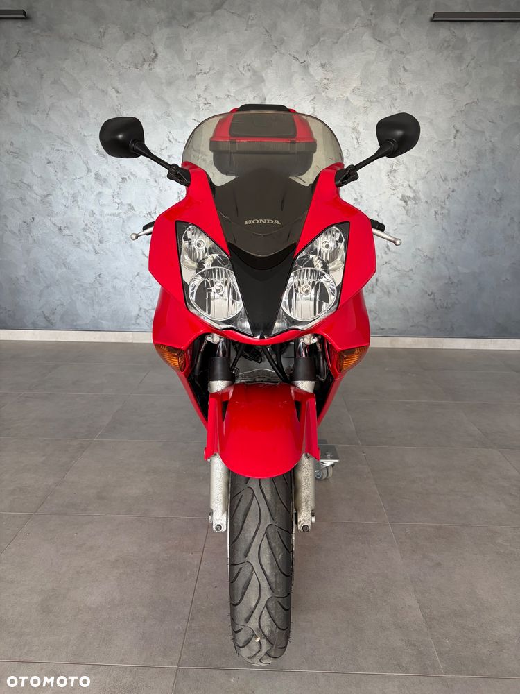 Honda VFR - 4