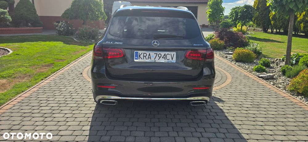 Mercedes-Benz GLC 300 4Matic 9G-TRONIC AMG Line - 6