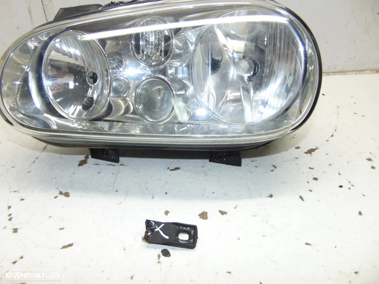VW Golf 4 farol - 3