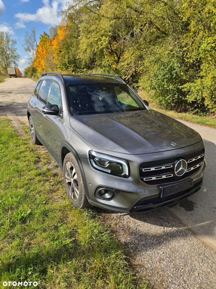 Mercedes-Benz GLB - 1