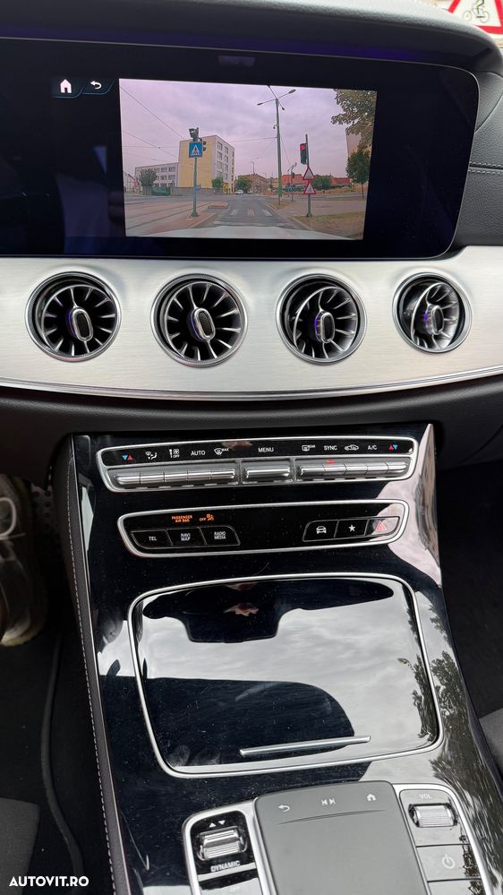 Mercedes-Benz E 220 d Aut. - 9