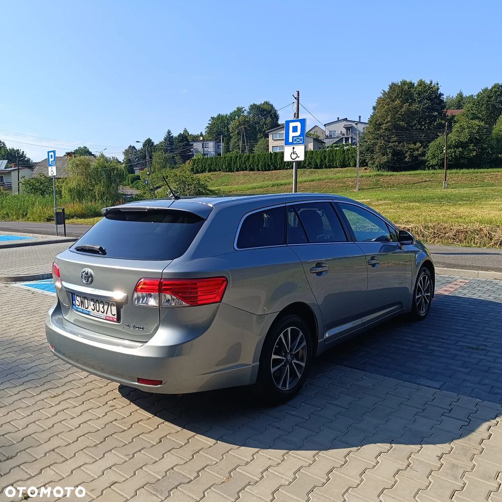 Toyota Avensis 2.0 D-4D Comfort - 10
