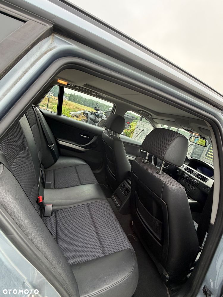 BMW Seria 3 320d - 4