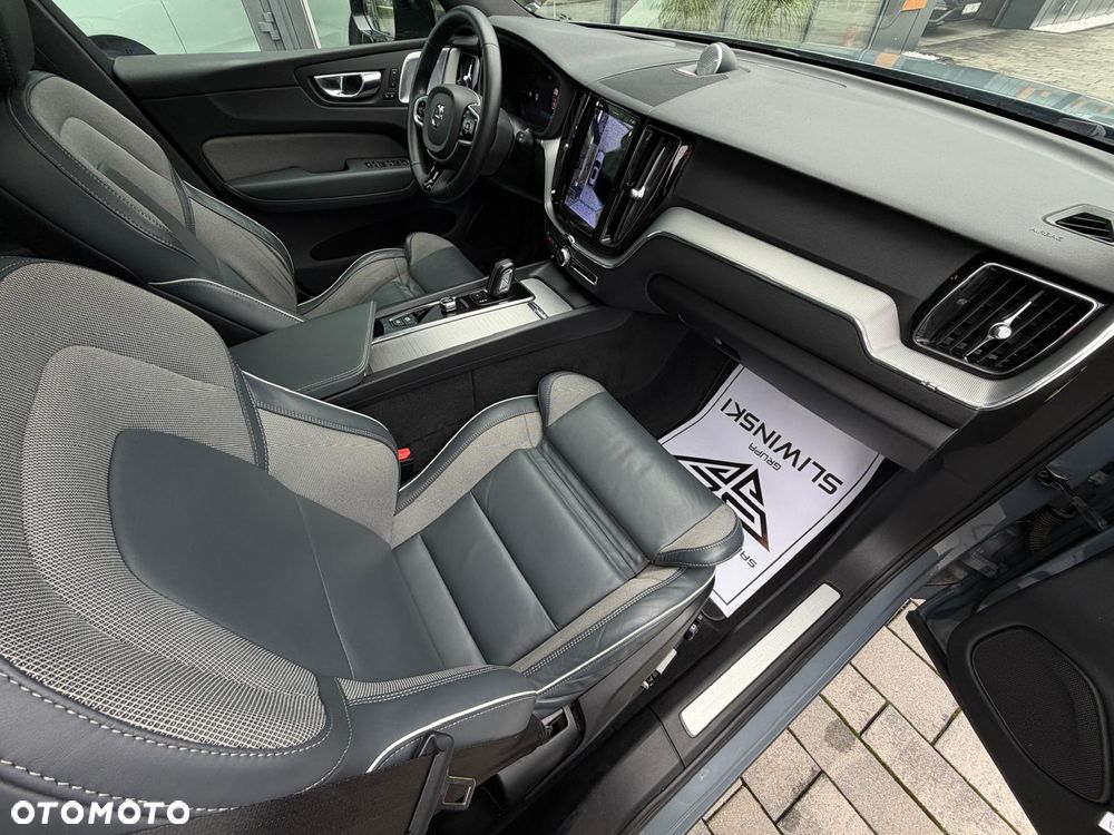 Volvo XC 60 T8 AWD Recharge Plus Black Edition - 21