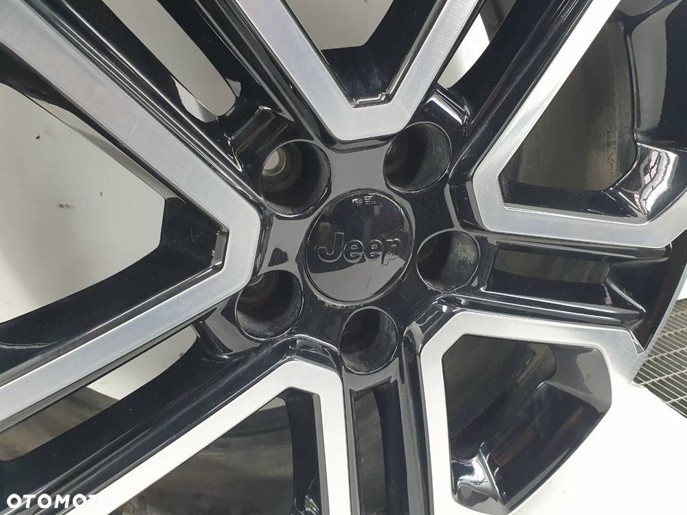FELGA ALUMINIOWA 18 5X110 7JX18 ET 37,5 JEEP COMPASS II 52154394 - 3