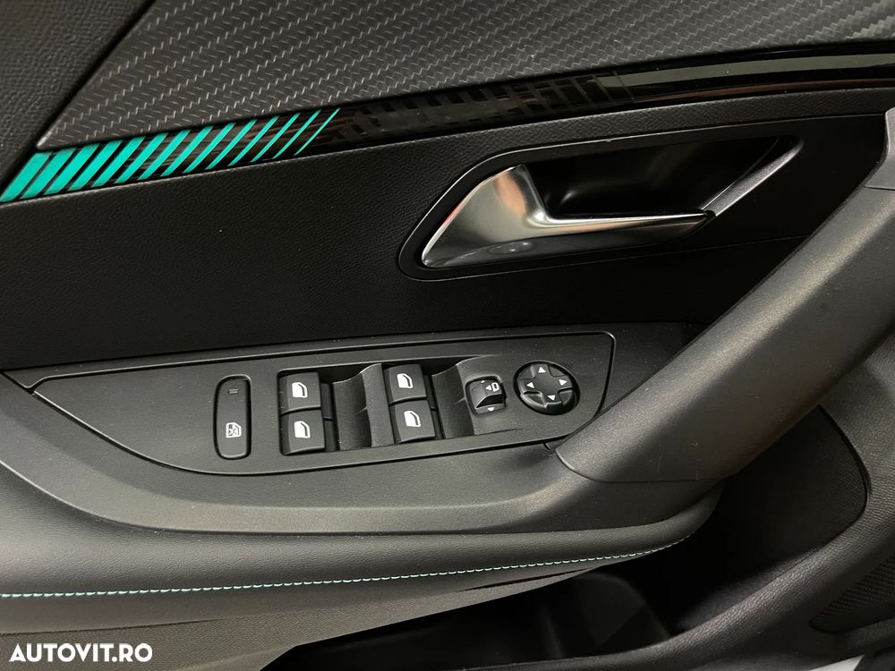Peugeot 2008 1.2 L PureTech STT Allure - 22