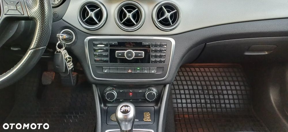 Mercedes-Benz CLA 180 UrbanStyle Edition - 13