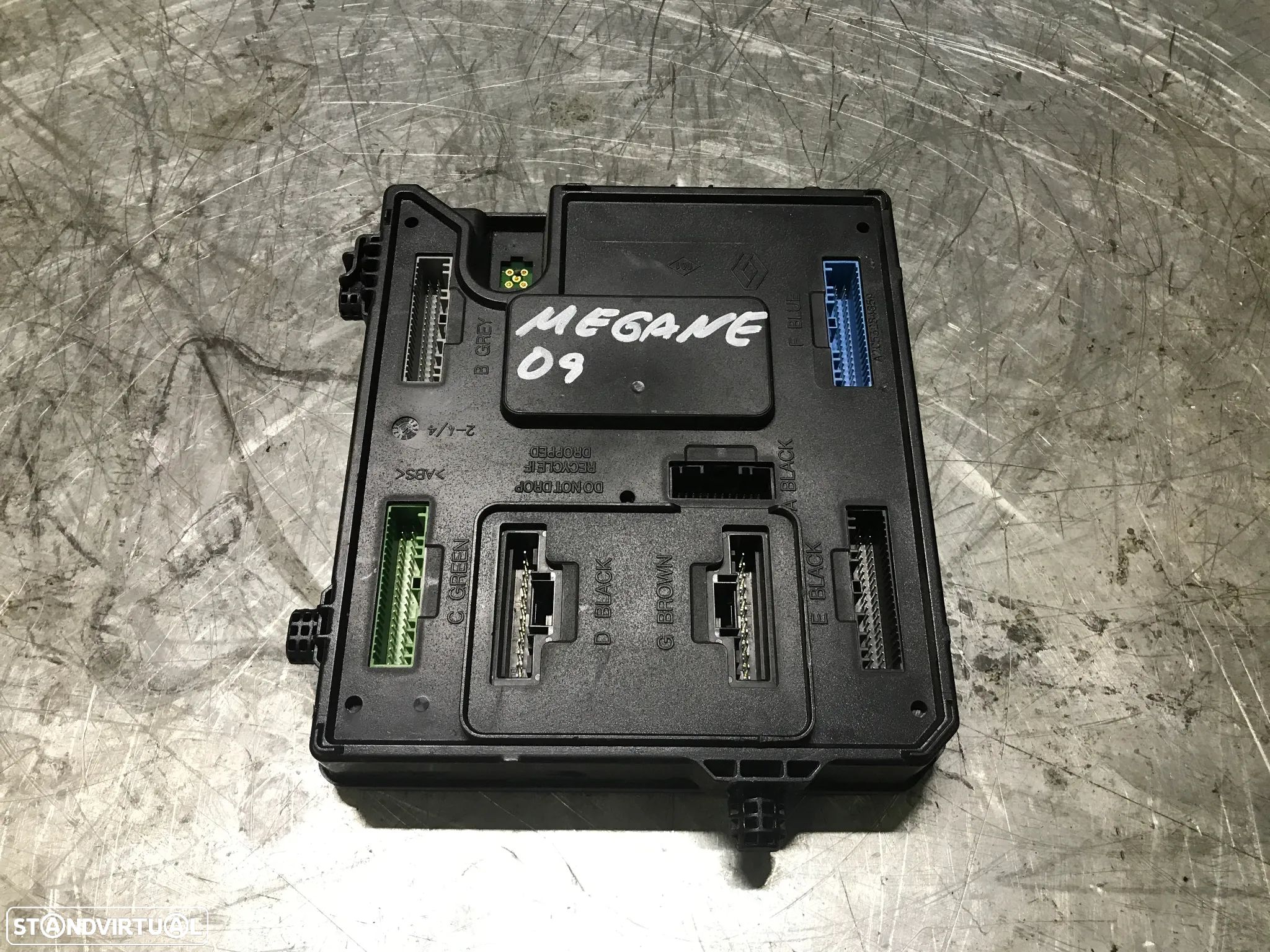 MODULO UCH BCM BSI RENAULT MEGANE III 284B13297R S180098201 - 1