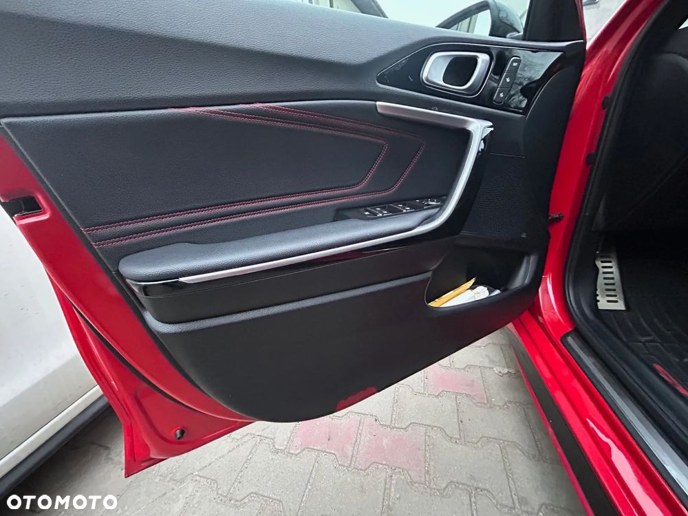 Kia ProCeed 1.6 T-GDI GT DCT - 22