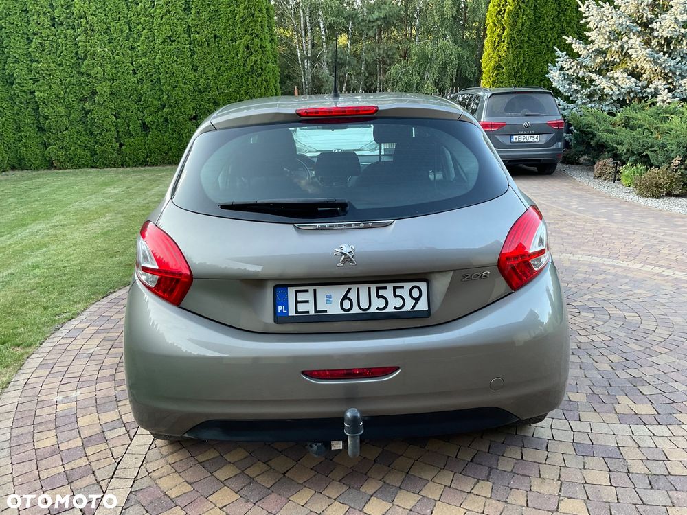 Peugeot 208 - 6