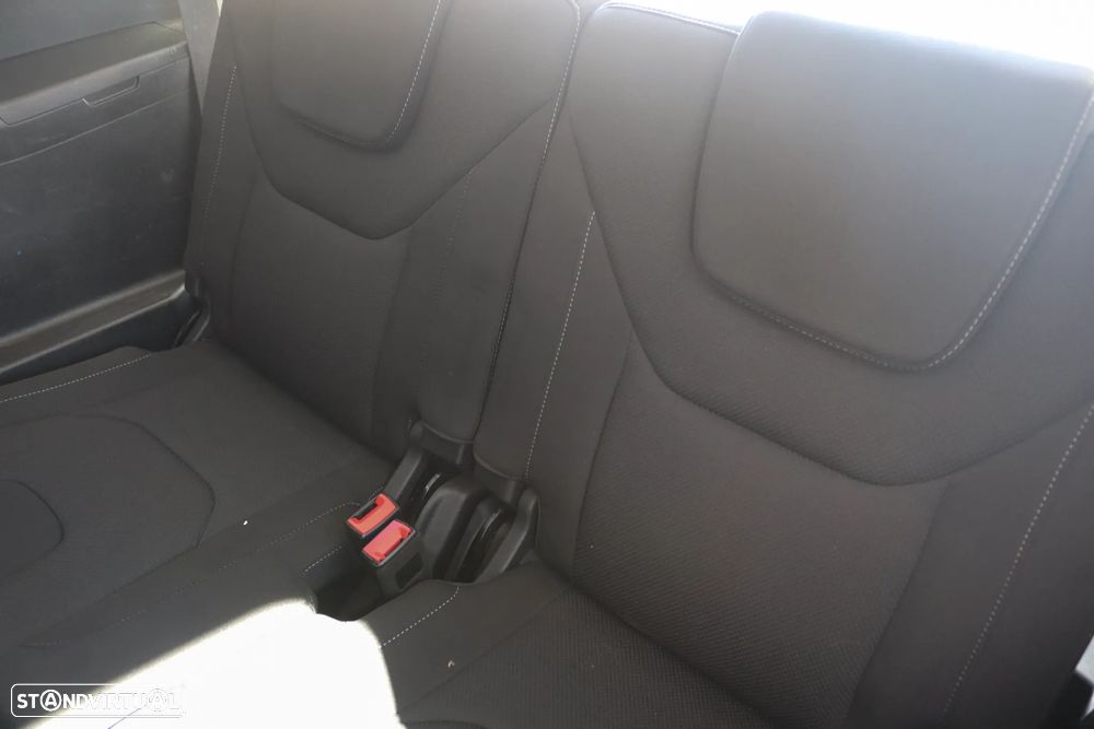 Ford S-Max - 27