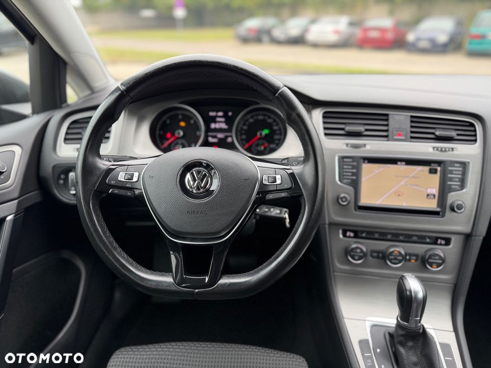 Volkswagen Golf - 26