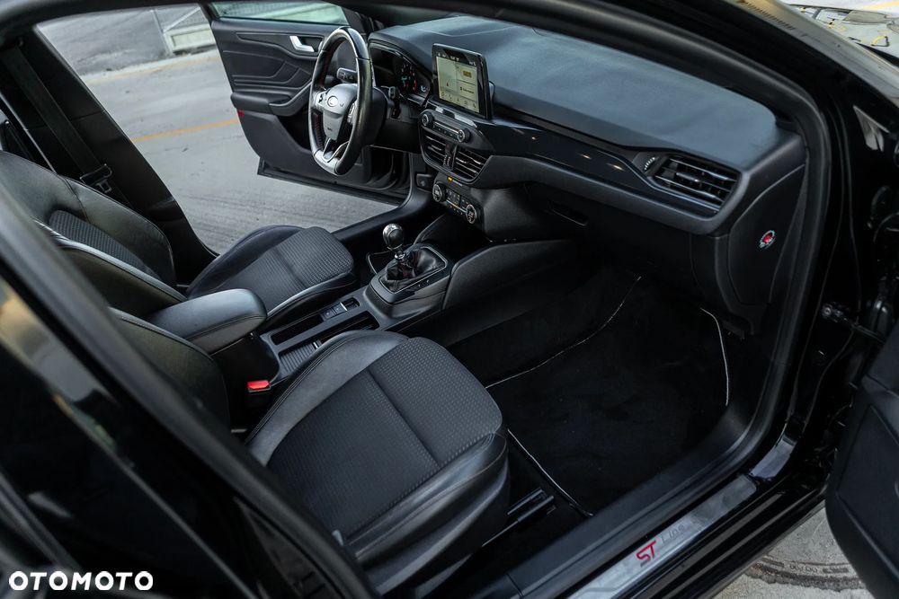 Ford Focus - 28