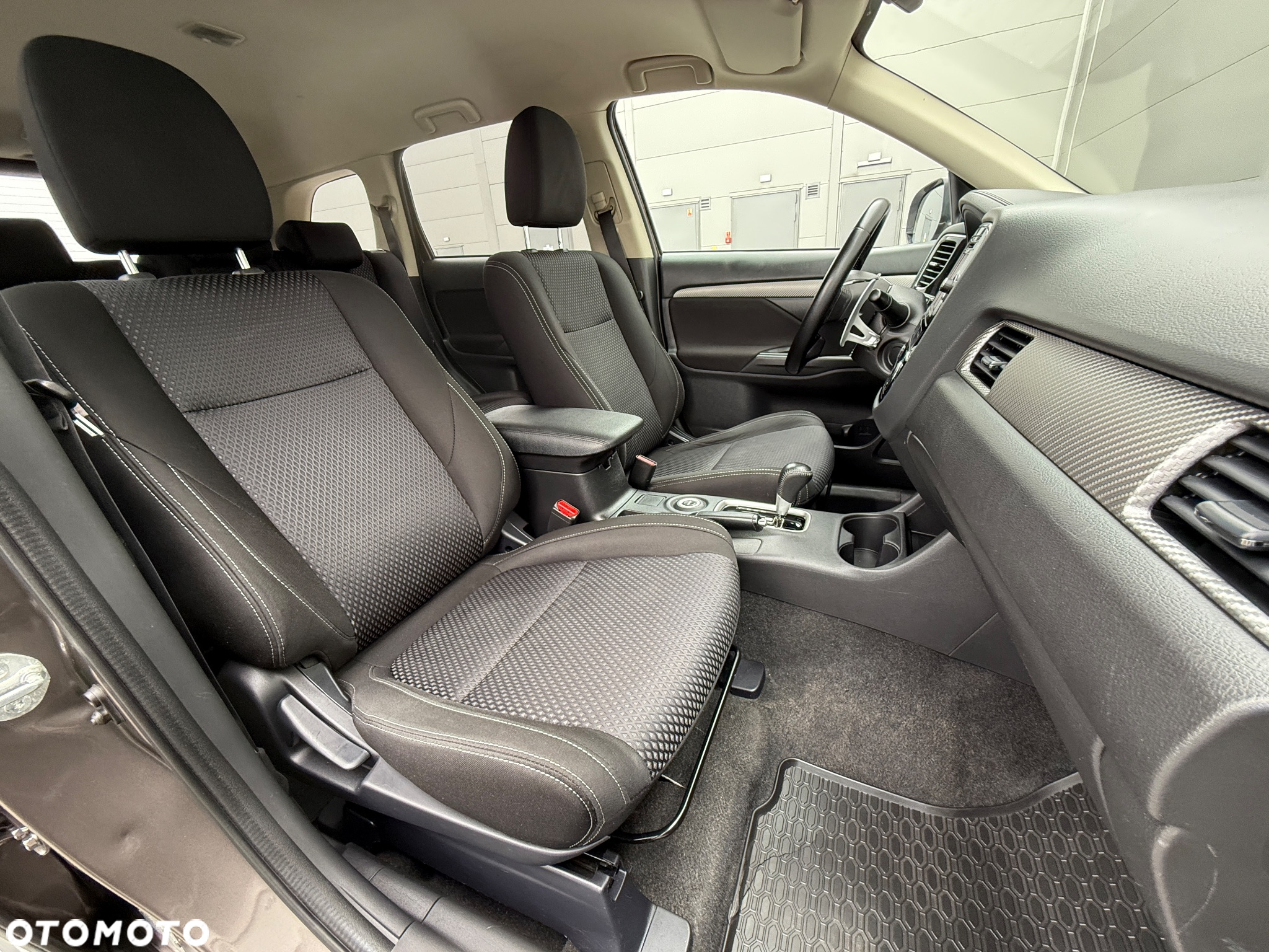 Mitsubishi Outlander - 29